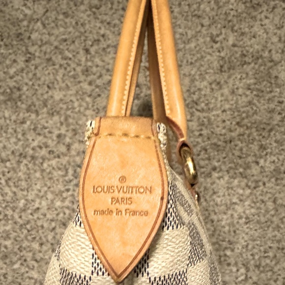 Louis Vuitton shoulder bag - Picture 4 of 12